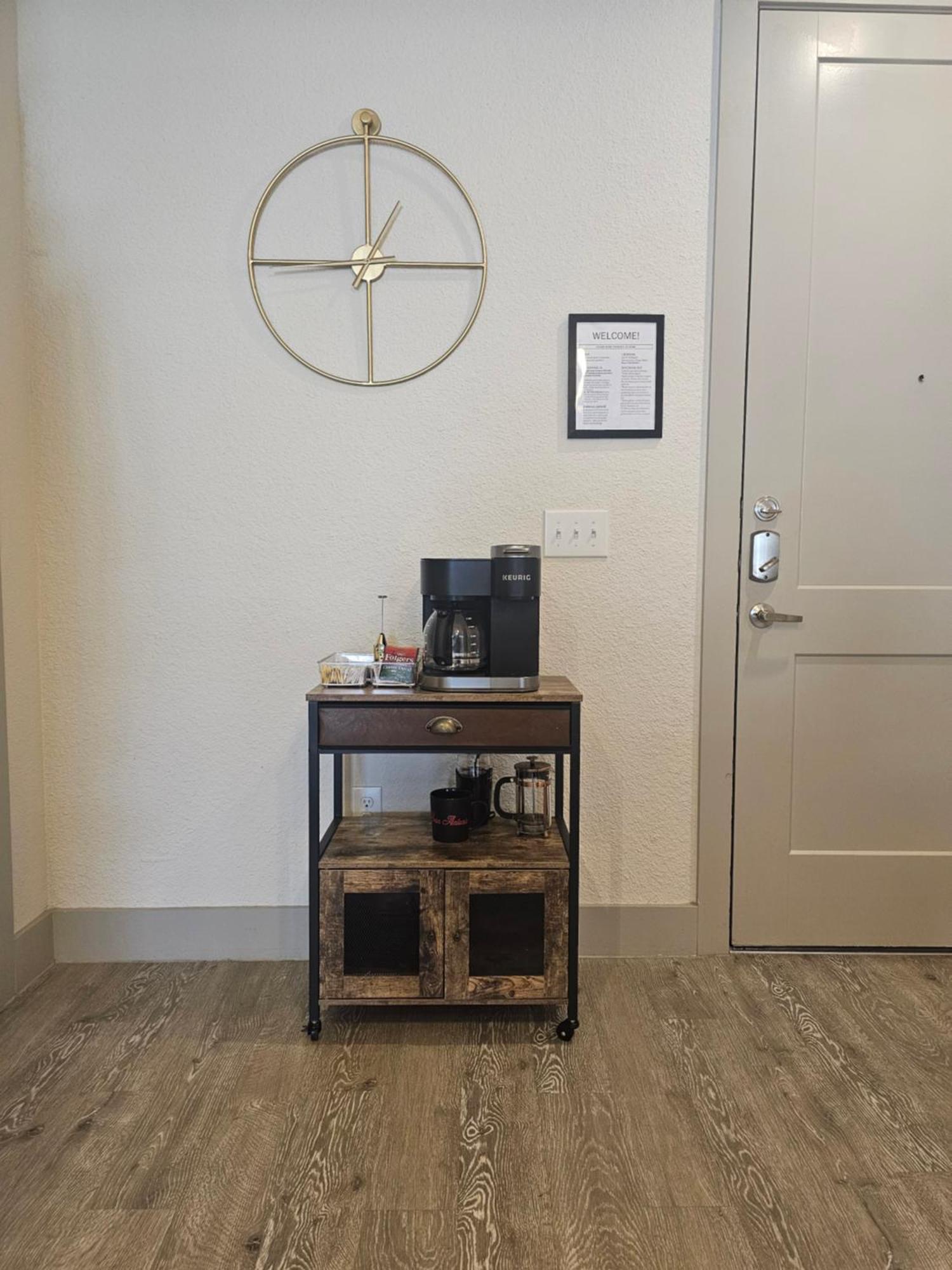 Appartement Beautiful On Riverwalk W King Ste Free Parking Pet Friendly Centrally Located On The Riverwalk